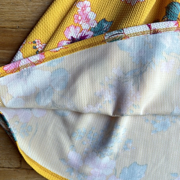 Yellow Floral Summer Mini Dress - Picture 5 of 6